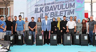 Depremzede öğrencilerin üniversite yolundaki ilk bavulu ve ilk bileti HBB'den