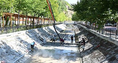 Dere tabanı baskı betonla kaplanıyor