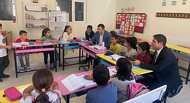 Dicle Kaymakamı Yurdagül, öğretmen ve öğrencilerle buluştu
