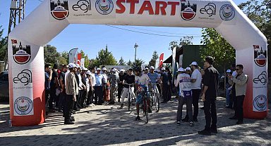 Diyarbakır'da geleneksel doğa sporları ve bağ bozumu etkinliği