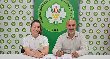 Dünya şampiyonu Ayşe Begüm Onbaşı yuvaya döndü