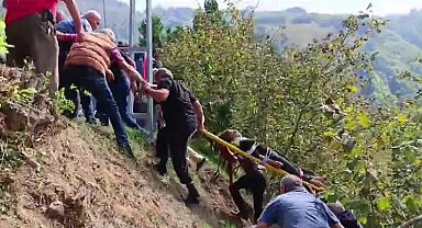 Düzce'de minibüs uçuruma yuvarlandı: Çok sayıda yaralı var