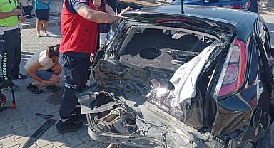 Edremit'te 3 araç trafik kazası yaptı; 4 yaralı