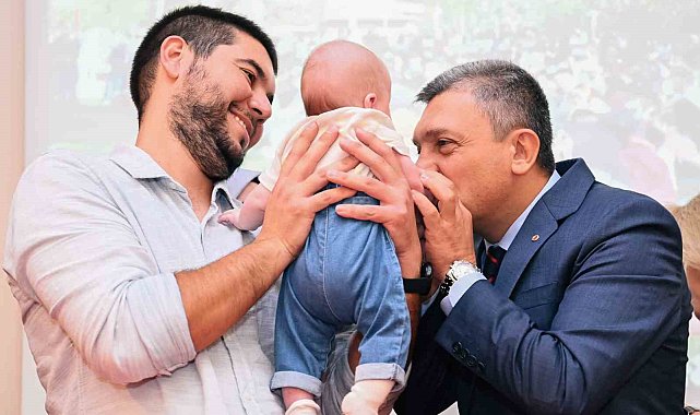 Eğitimlerini tamamlayan 11 koruyucu aile, 12 çocuğa yuva oldu
