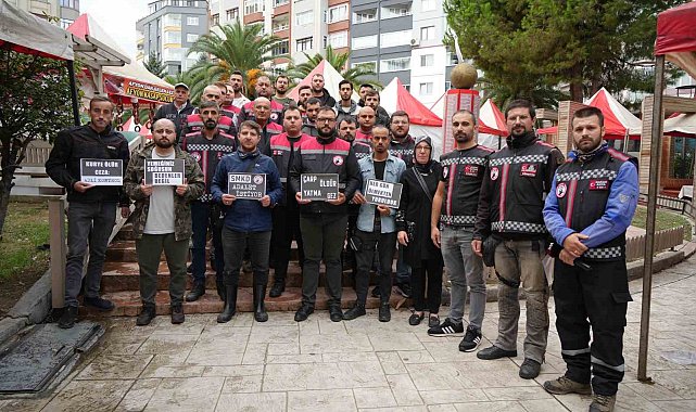 Ehliyetsiz sürücünün çarpması sonucu ölen motokurye arkadaşları için mahkeme günü 'adalet' istediler