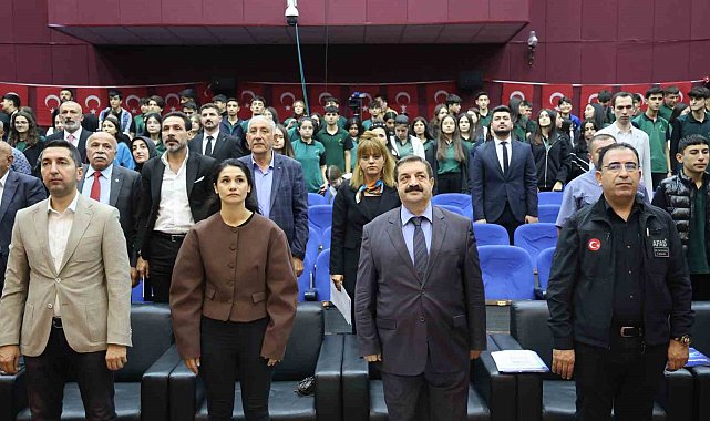 Elazığ'da 'Deprem Bilinci ve Sivil Toplum Dayanışması' paneli düzenlendi