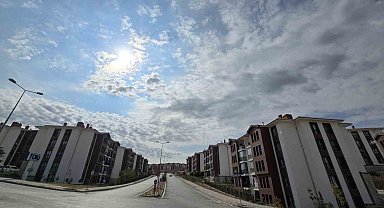 Elazığ'da 'sirrokümülüs' bulutları görsel şölen sundu