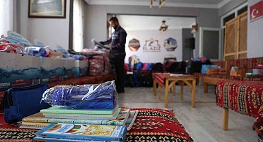 Elazığ'da bin öğrenciye kırtasiye yardımı yapıldı