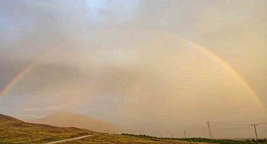 Elazığ'da gökkuşağı mest etti