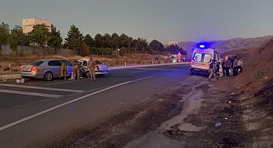 Elazığ'da iki otomobil çarpıştı: 8 yaralı