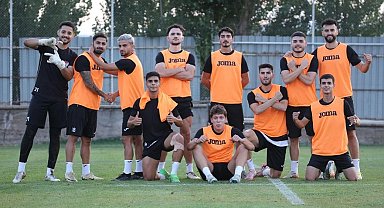 Elazığspor, 21 futbolcuyla Van'a gitti