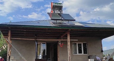 Elektriği olmayan Elif teyzenin yardımına belediye başkanı koştu