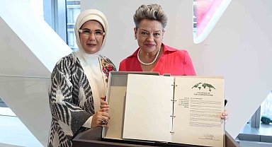 Emine Erdoğan'dan Küresel Sıfır Atık İyi Niyet Beyanı'na ilişkin paylaşım: "Değerli lider eşlerinin, ortak geleceğimiz için gösterdikleri bu duyarlılığın yalnızca bugünü değil, yarınlarımızı da kurtaracağına yürekten inanıyorum"