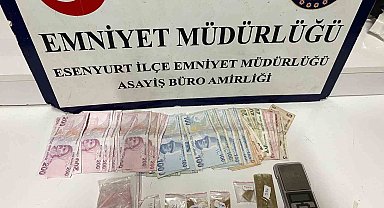 Esenyurt'ta güpegündüz uyuşturucu ticareti cep telefonu ile görüntülendi