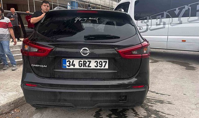 Esenyurt'ta otomobil engelli kadına çarptı: 2 yaralı