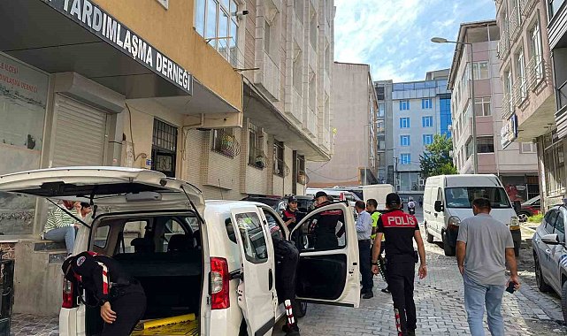 Esenyurt'ta polis ekiplerinden 20 noktada 'Şok' uygulama
