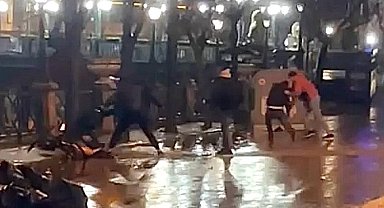 Eskişehir'de 17 bıçak darbesiyle öldürülen Fatih Bayar'ın katil zanlılarının yargılandığı duruşma ertelendi