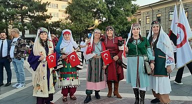 Eskişehir'de 'Bacıyan-ı Rum Fatma Bacı' tarihi drama tiyatro oyunu ilgi gördü