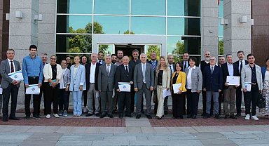 ESOGÜ Rektörlüğü'nden dünyanın en etkili bilim insanları listesine giren ESOGÜ'lü akademisyenlere teşekkür