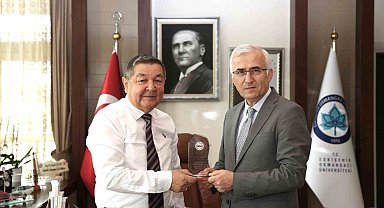 ESVAK'tan ESOGÜ Rektörü Prof. Dr. Kamil Çolak'a plaket takdimi