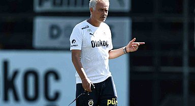 Fenerbahçe'de Sofyan Amrabat, ilk antrenmanına çıktı