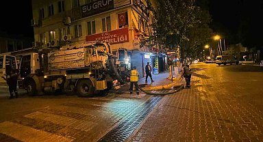 Fethiye'de yağmursuyu hatları taşkınlara karşı temizleniyor
