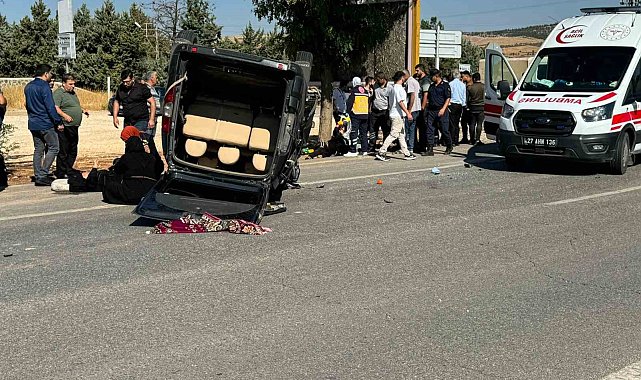 Gaziantep'te 2 hafif ticari araç çarpıştı: 5 yaralı