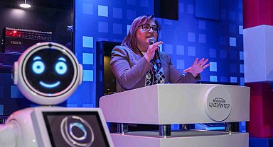 Gaziantep'teki 'Yapay Zeka ve Dijital Yaşam' sergisine yapay zeka robotu Ada damga vurdu