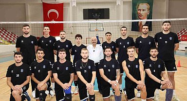 Gebze Belediyesi Voleybol Takımı hazırlık turnuvasına çıkacak