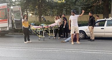 Geç gelen sağlıkçılar daha yaralıya müdahale etmeden basın mensubuyla tartışmaya girdi