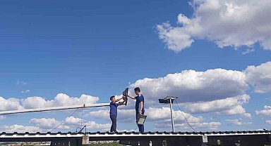 Gediz ilçe stadyumuna ek aydınlatma ile spor saatleri uzatıldı