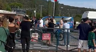 Gemideki fazla yolcu taşımacılığı, seferi aksattı