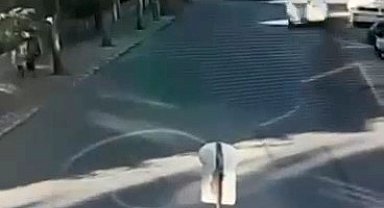 Genç sürücüyü hayattan koparan kaza anı kamerada