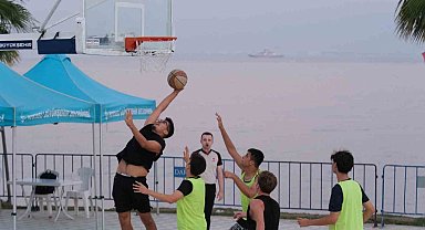 Gençler, kardeş pasıyla potada şov yaptı