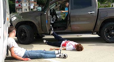 Gerçeğini aratmayan trafik kazası tatbikatı
