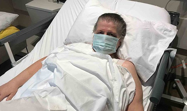 Göğsünden boynuna kadar uzanan 7 kiloluk kitleyi taşıyan Özcan'ın tümörü temizlendi