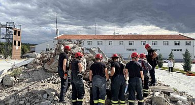 Gönüllü arama ekibinden gerçeği aratmayan tatbikat