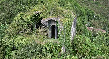 Gündüzleri ziyaret, geceleri kazı