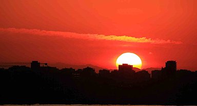Güneşin doğuşunu denize girerek karşıladılar