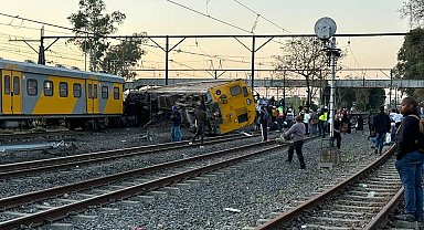 Güney Afrika'da tren raydan çıktı: 25 yaralı