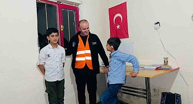 Gürpınar'daki işitme engelli kardeşler sevindirildi