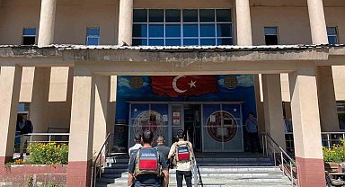 Hakkari'de hapis cezası bulunan 2 şahıs yakalandı