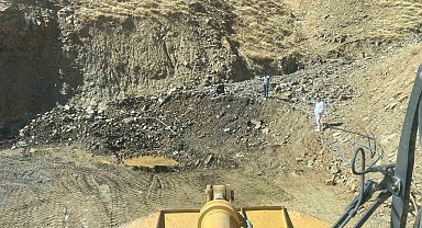 Heyelanın kapattığı Sason-Muş yolu yeniden açıldı