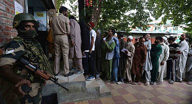 Hindistan'ın Cemmu ve Keşmir bölgelerindeki milletvekili seçimleri başladı