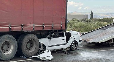 Hurdaya dönen araçtan sağ çıktı