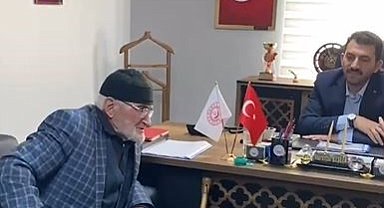 Huzurevi'nin yanık sesli Semiz dedesi