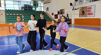 Iğdır'da halkoyunları kursları devam ediyor