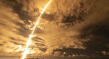 İlk özel uzay yürüyüşünü gerçekleştirecek ekip SpaceX roketi ile uzaya fırlatıldı
