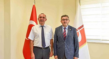 İnsan ve Toplum Bilimleri Fakültesinde bayrak değişimi