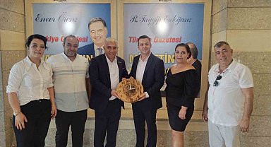 İş dünyasının sosyal medya, gazete ve dergi üzerindeki rolü konuşuldu